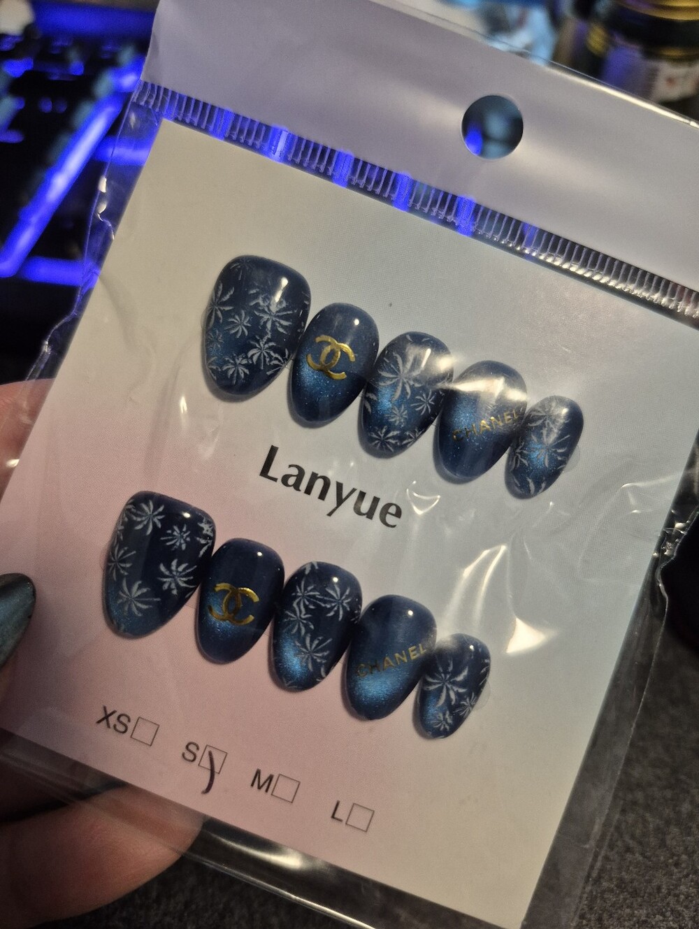 Blue Floral Press-On Nail Set